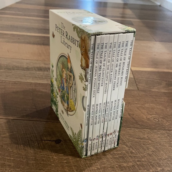 Beatrix potter book collection - Picture 2 of 8